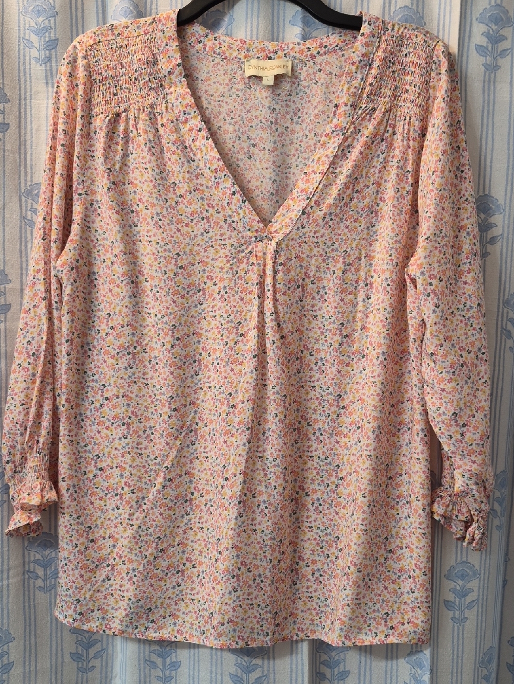 Cynthia Rowley Pink Floral V Cut Neckline blouse Tunic Sz L Nwt